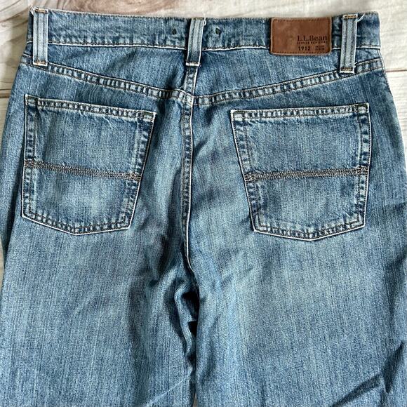 L.L. Bean Stright leg Classic fit denim blue jeans short size 33 x 29 - Picture 5 of 9